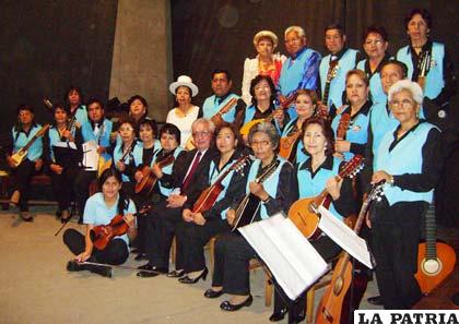 “Voces y Cuerdas del Valle”, cautivaron al público orureño en el Palais Concert
