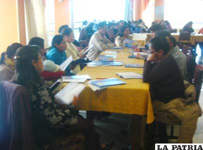 Los participantes del taller de educación