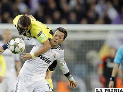 Ozil autor del tanto del empate de Real Madrid (foto: foxsportsla.com)