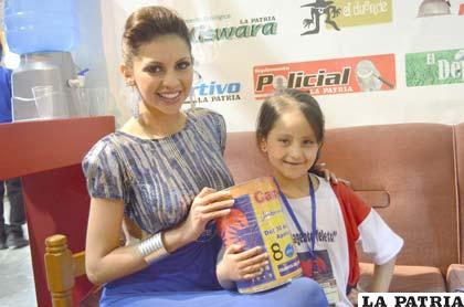 Las misses Medina y Auza presentaron la Teletón 2012