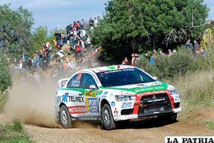 El coche de Guerra en plena competencia en el Rally de España