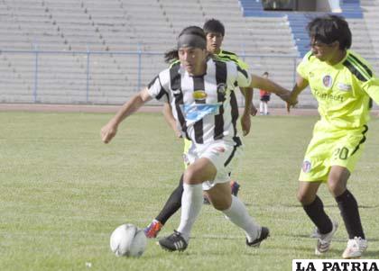 Regis de Souza, jugador de Oruro Royal