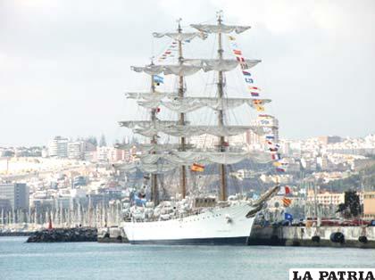 La fragata argentina “Libertad”, confiscada en Ghana /forofuerzasarmadas.foroactivo.com