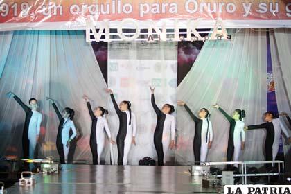 El ballet de Lucero Yaksic abrió el desfile de Tu espacio