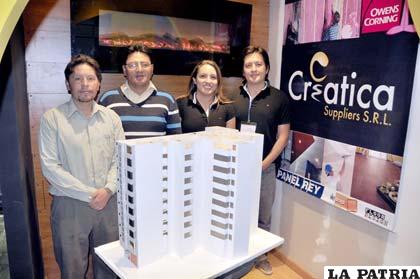 El personal de Creatica en su stand