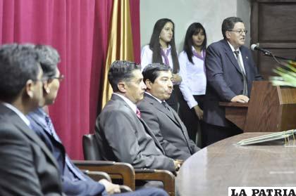Acto por un aniversario más del Colegio de Arquitectos de Oruro