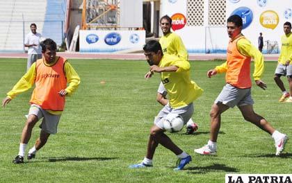 Durante el entrenamiento de San José ayer en el estadio “Jesús Bermúdez” 