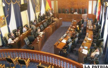 Senadores difieren tratamiento de ley de seguro para la siguiente semana (ANF)