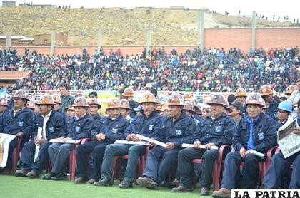 Mineros recordaron los 61 años de la Nacionalización de las Minas