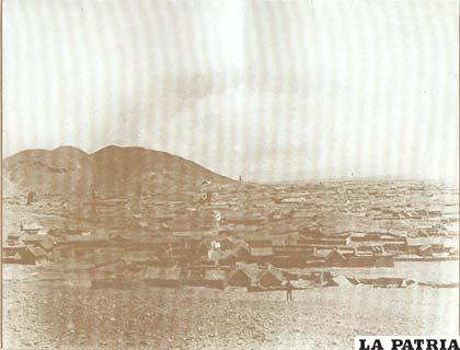 Vista panorámica de Oruro desde las faldas del cerro Santa Bárbara