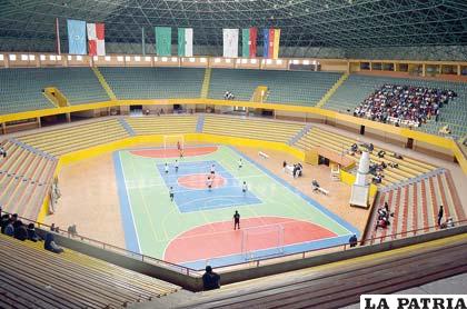 Vista panorámica del interior del Palacio de los Deportes que tiene una capacidad para 13 mil espectadores