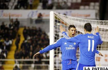 Ronaldo y Bale celebran el triunfo de Real Madrid