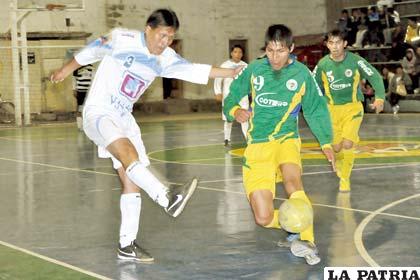 Cáceres remata ante la marca de  Ávila