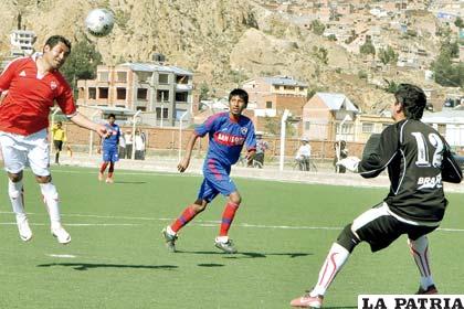 Una acción de la victoria de San Isidro ante La Joya