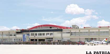 Orureños piden que se coloque el nombre que corresponde a su aeropuerto