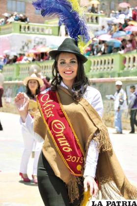 Miss Oruro, Natilena Blanco, participó en la Morenada Central Oruro