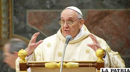 Papa Francisco pide que católicos cambien su conducta
