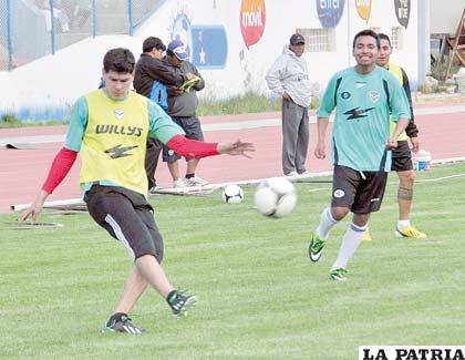 Lampe y Ovando serán parte del equipo titular