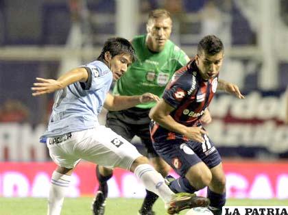 Una acción de la victoria de San Lorenzo ante Belgrano: 4-2