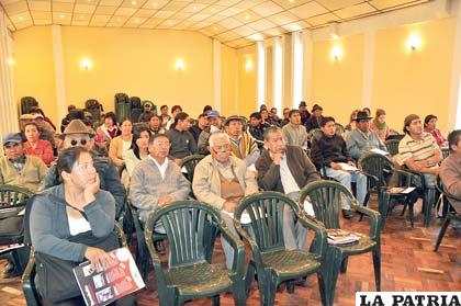Organizaciones sociales, pueblos indígenas y campesinos analizaron el proyecto de ley minera