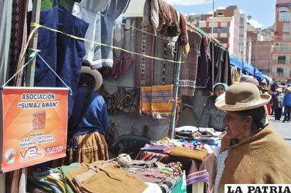 Feria mostró una gama de productos derivados de camélidos