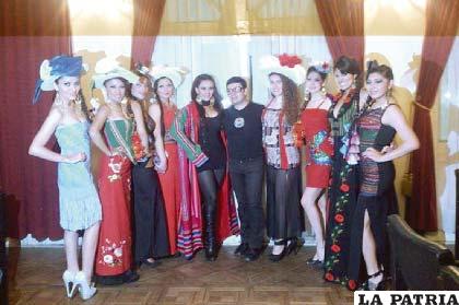 Modelos junto a Pedro Fedora