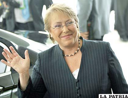 Bachelet irá a segunda vuelta electoral