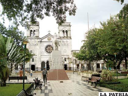 Plaza central de Trinidad, capital del Beni, el departamento prometedor