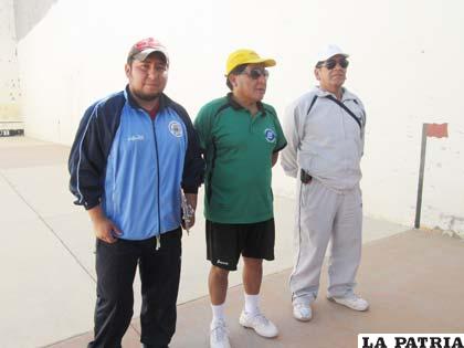 Dirigentes de la Asociación Municipal de Pelota Raqueta