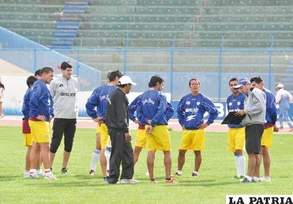 Paz García busca el equipo ideal para enfrentar al plantel oriental
