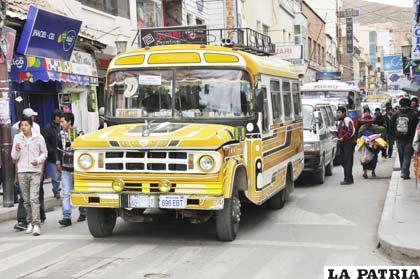 Choferes quieren imponer nuevas tarifas en servicio de transporte público