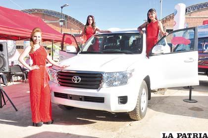 Toyosa ofrece modernos vehículos en la feria Expoteco 2013