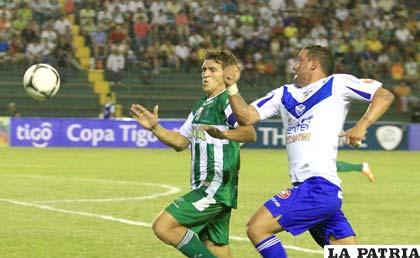 Carlos Neumann fue amonestado en el partido ante Oriente Petrolero