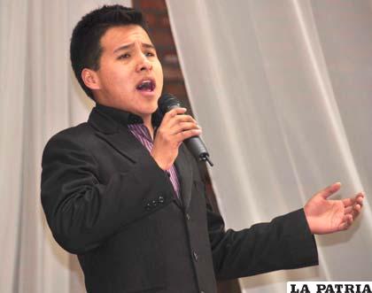 Solista, Luis Ticona