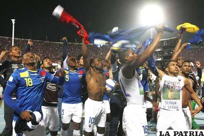 El festejo de los jugadores ecuatorianos por la clasificación al Mundial