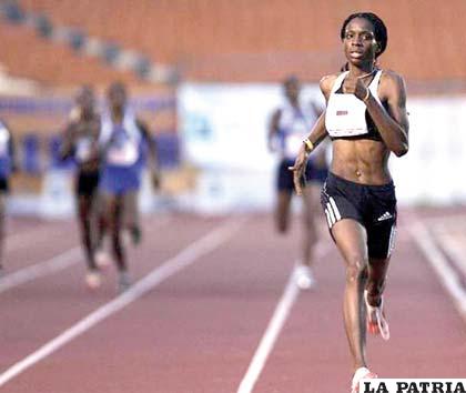 Rosibel García, atleta colombiana que ganó oro en 1.500