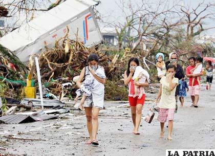 Afectados por el tifón en Filipinas aún necesitan ayuda