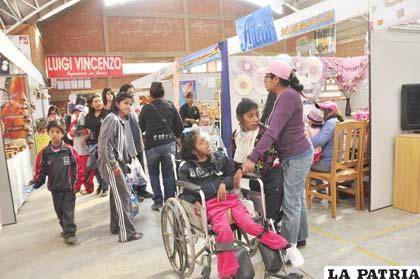 Niños con discapacidad visitan Expoteco
