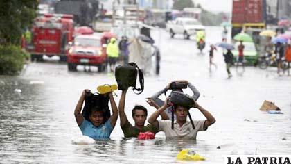 Tifón deja a millones de personas sin empleo