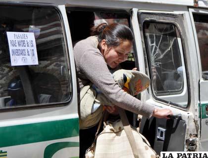 Continuaron letreros de 1,50 bolivianos en minibuses