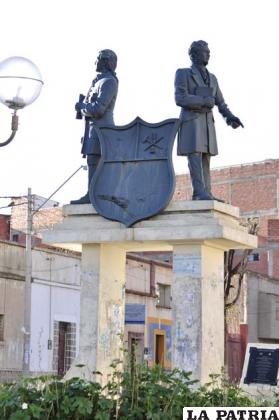 Escudo de Oruro es resguardado por Tomás Barrón y Jacinto Rodríguez 