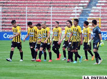 Los “atigrados” no pudieron hacer pie en los partidos ante Bolívar y Real Potosí