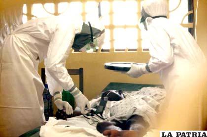 Poco a poco disminuye el ritmo de contagio del virus del ébola según la OMS