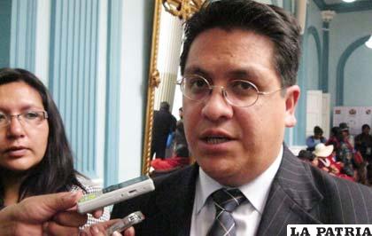 El secretario General de Diremar, Emerson Calderón 