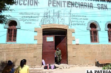 La cárcel de San Pedro alberga a 600 internos pero fue diseñada para 250