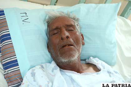 El anciano fue internado en la sala Medicina Varones
