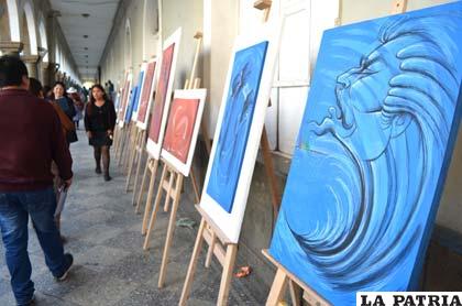Obras de Jesús Céspedes expuestas en la galería de la Gobernación