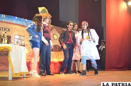 Escena de la obra “Un cura del cuarto mundo”