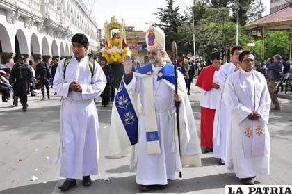 El Obispo de Oruro bendijo la entrada del Primer Convite
