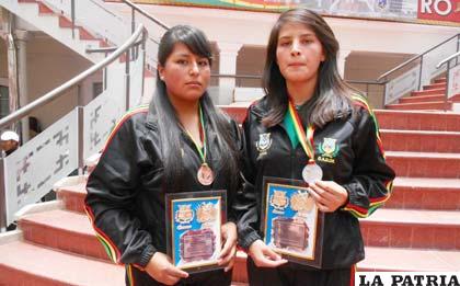Las deportistas Sdenka Mendoza y Rocío Foronda